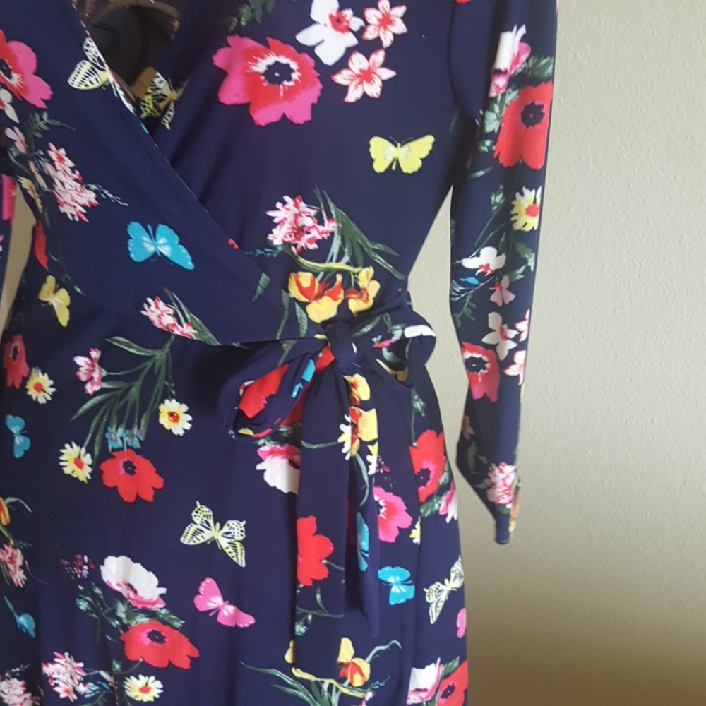 Soft Floral Summer Dress - Picture 3 of 7